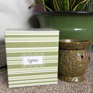 Scentsy Olive Green Ceramic Cyprus Wax Warmer
